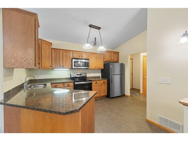 Building Photo - 7626 Fox Creek Ct