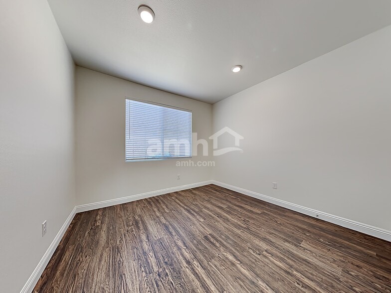 Building Photo - 5624 Blue Wonder St