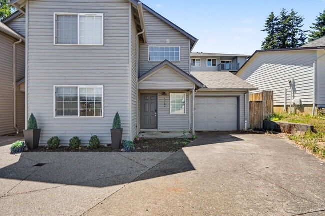 Building Photo - 5260-5262 Springcrest Drive