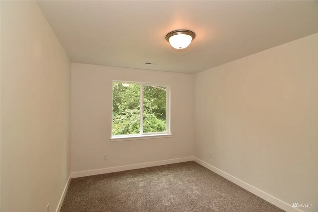 Building Photo - 390 Hammond St