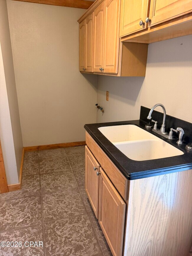 Building Photo - 332 Harvard Blvd