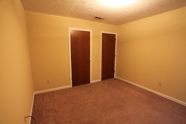 Building Photo - Cedar Chase Duplex Available July 15th!