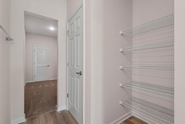 Building Photo - 46 Poplar Dr