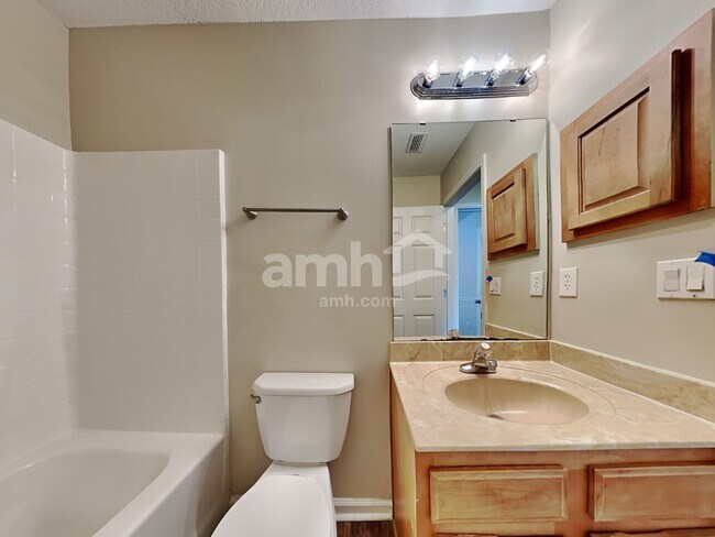 Building Photo - 632 E Red House Branch Rd