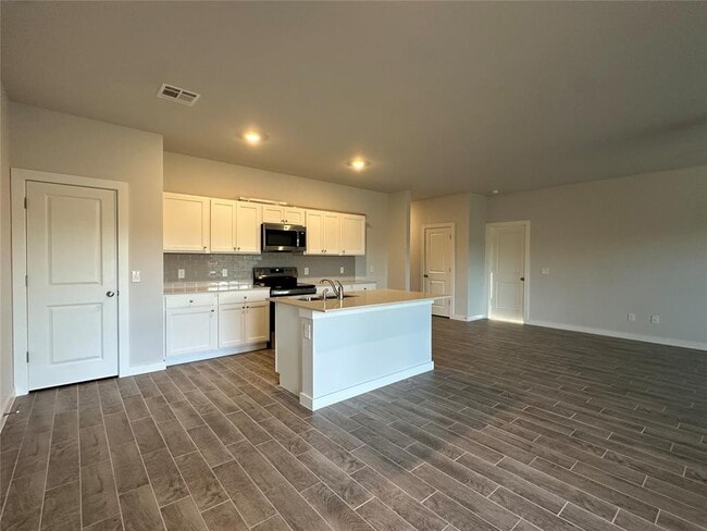 Building Photo - 18020 Lantana Loop