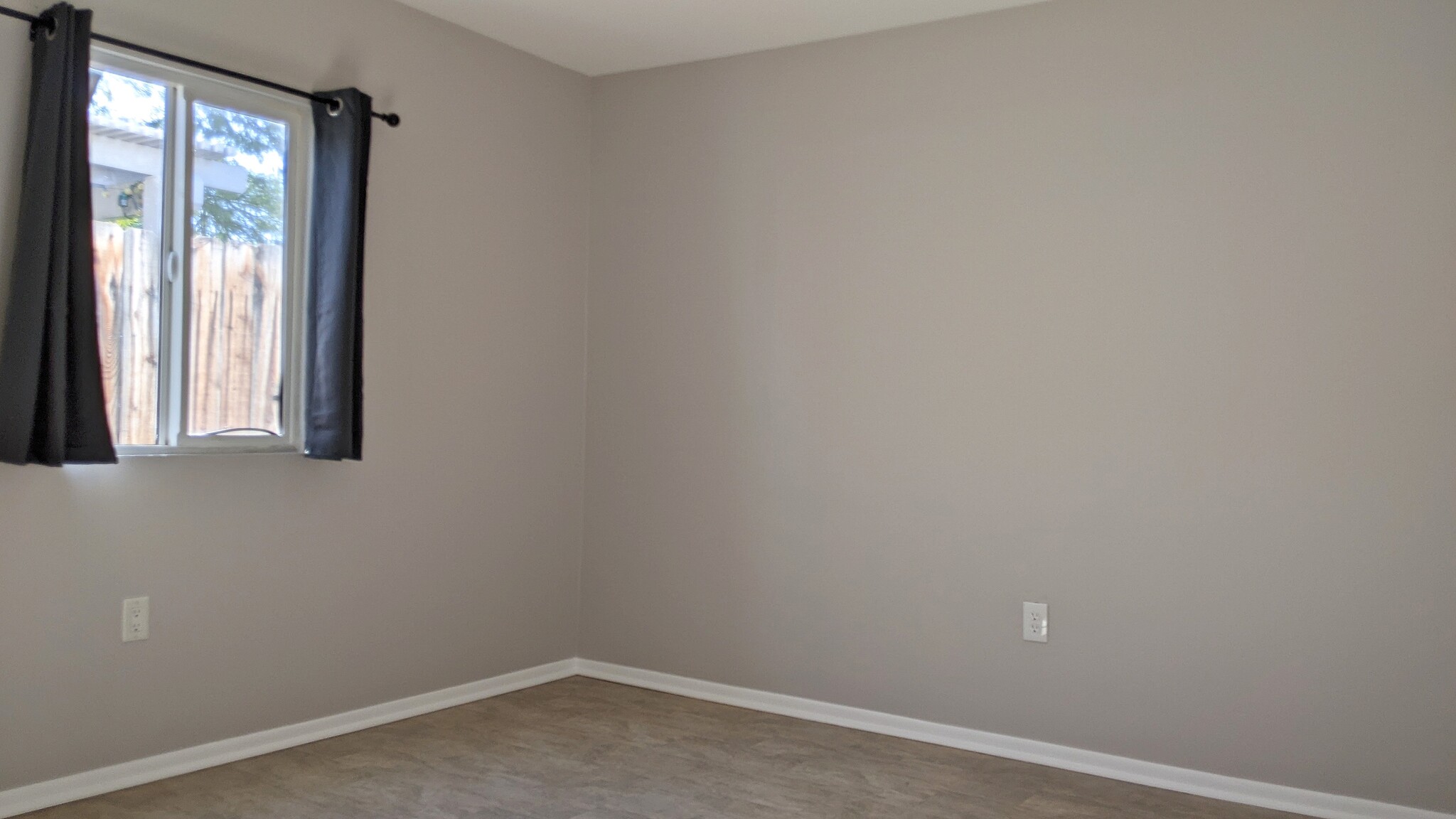 Building Photo - 42405 Iowa st