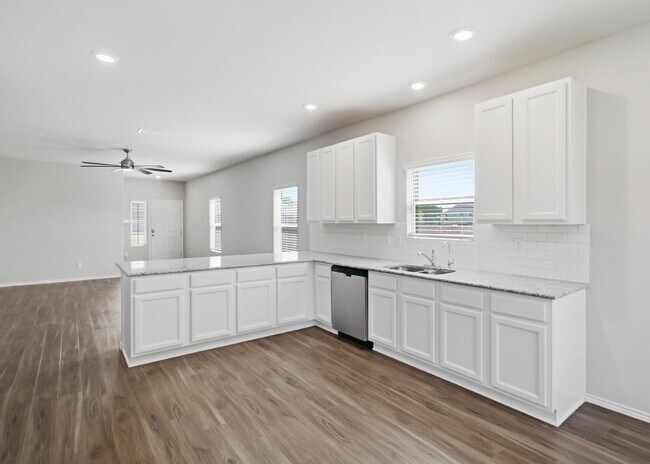 Building Photo - Spacious 4 Bedroom Home with Game Room and Flex Space!