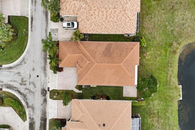 Building Photo - 16658 La Mesa Dr