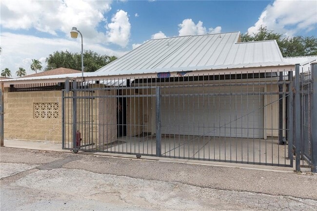 Building Photo - 1216 Bluebird Ave