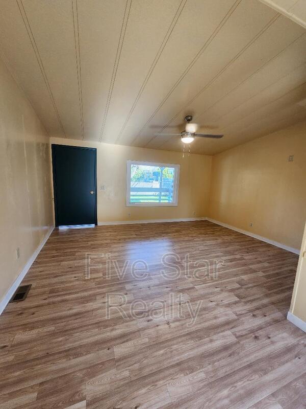 Building Photo - 1114 Laurel Ave