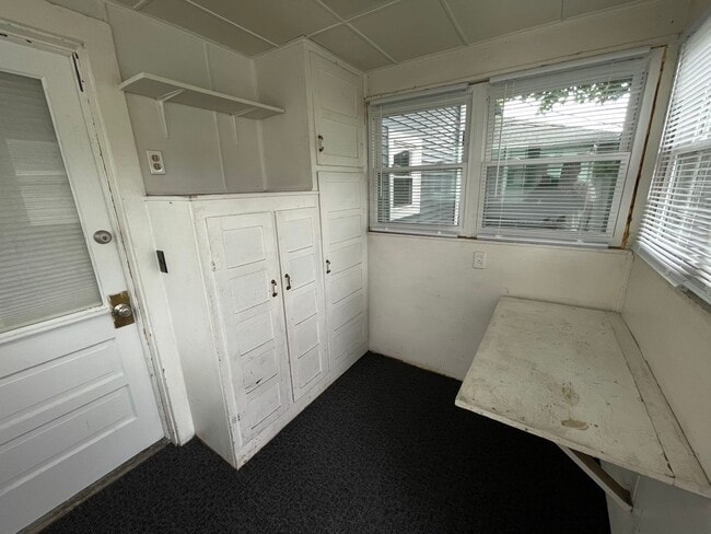 Building Photo - 4 Bedroom Home Near Downtown Goshen
