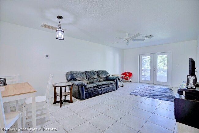 Building Photo - 4706 Mercado Dr