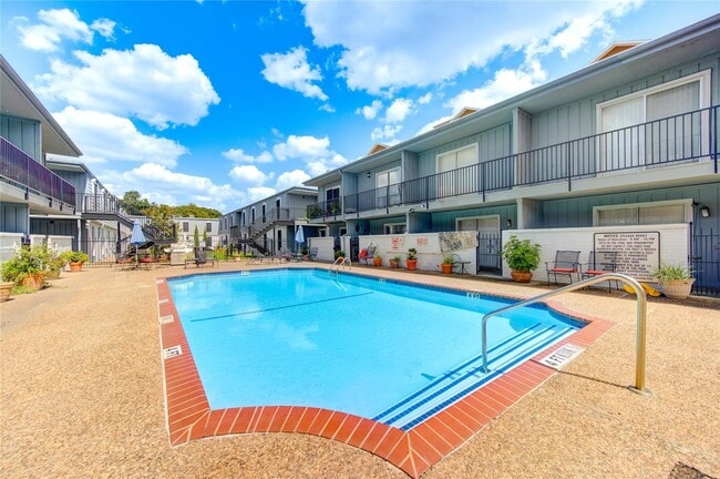 Building Photo - 1901 S Voss Rd