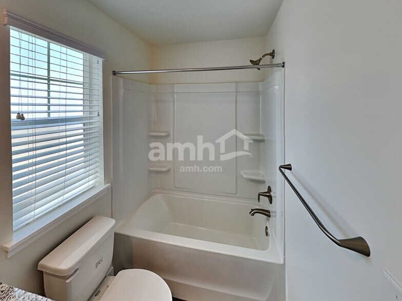 Building Photo - 2983 E S Village Dr