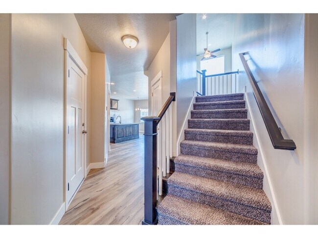 Building Photo - 1155 S 225 E