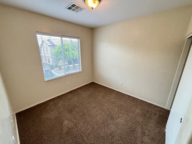 Building Photo - Beautiful 3Bed/2Bath/2Car Condo in Sky Pointe Community – Northwest Las Vegas!