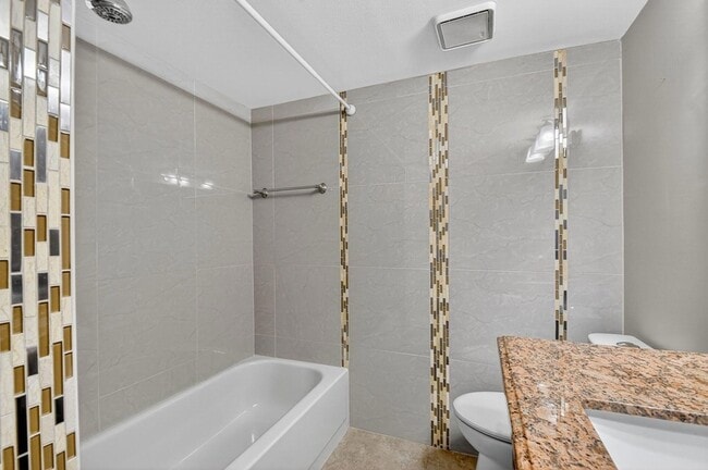 Building Photo - 5040 Rose Hill Dr