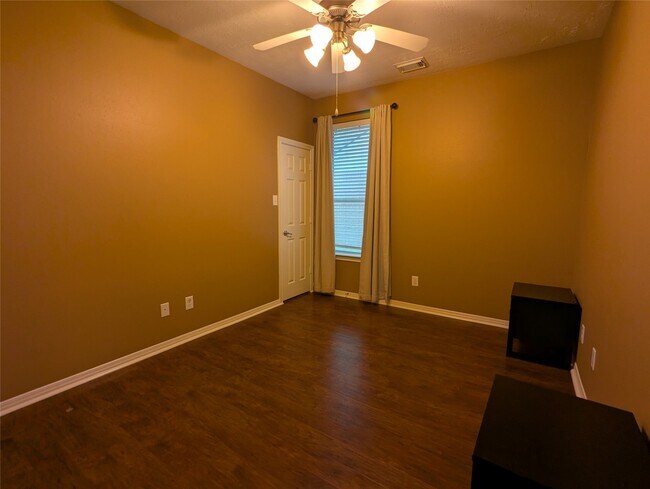 Building Photo - 24807 Blane Dr