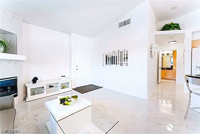 Building Photo - 392 Manti Pl