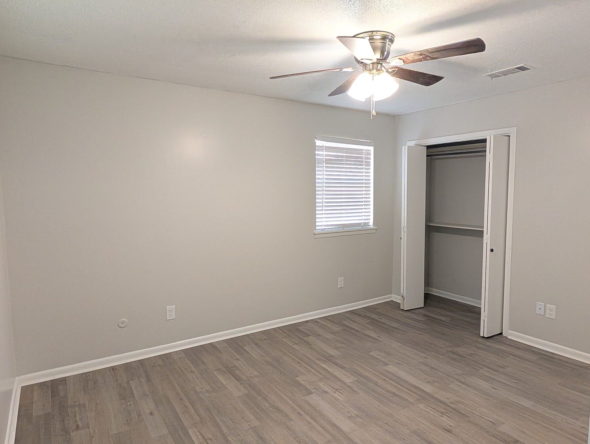 Building Photo - 9508 Labette Dr