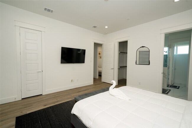 Building Photo - 4607 Edmund St