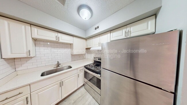 Building Photo - 2887 Post St