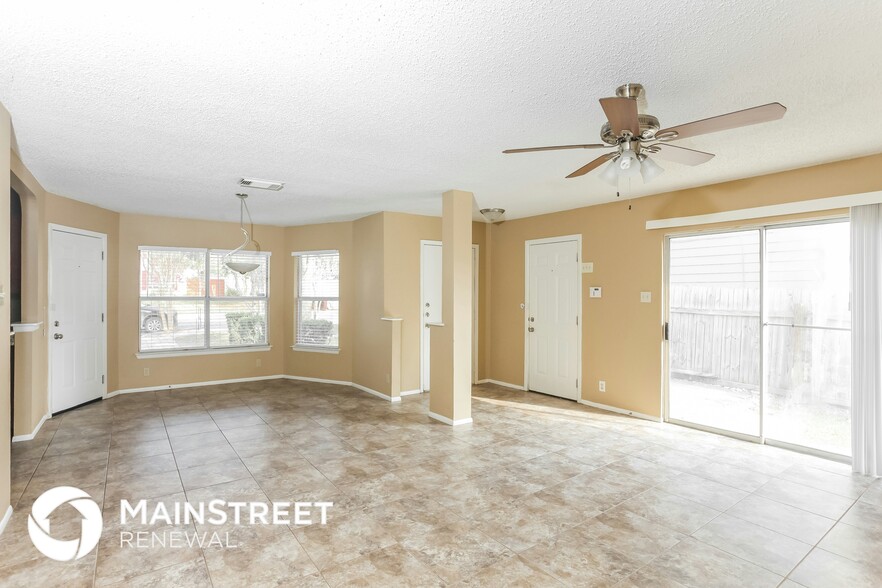 Building Photo - 823 Meadow Stone