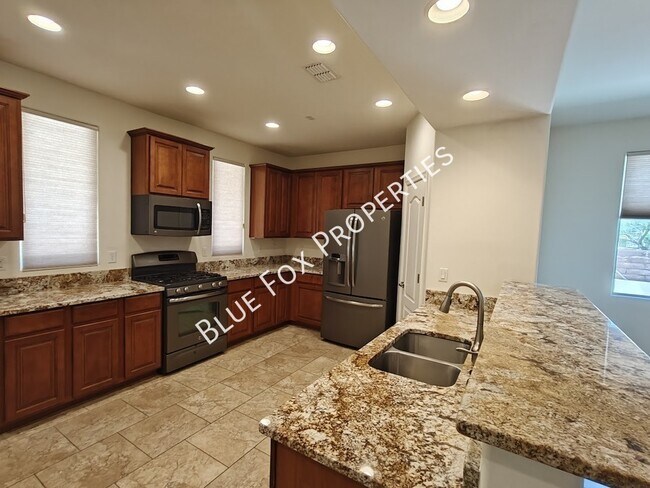Building Photo - 12812 N Camino Vieja Rancheria