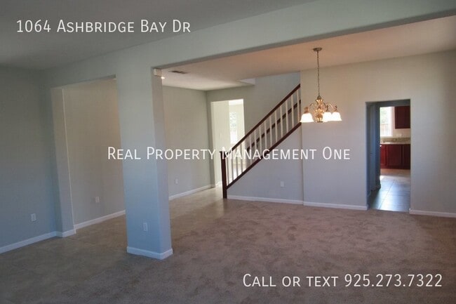 Building Photo - 1064 Ashbridge Bay Dr