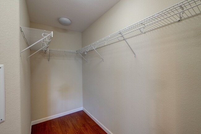 Building Photo - EXQUISITELY LOCATED TOWNHOME PRIVATE SETTING | MANY UPGRADES