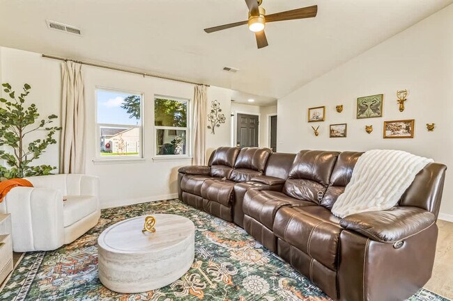 Building Photo - 103 N Voyage Ave