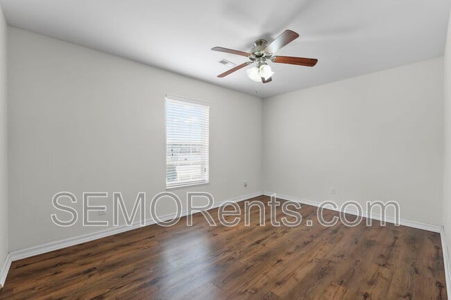 Building Photo - 3 Village Dr