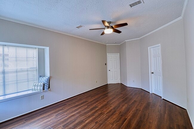Building Photo - 427 Birch Hill Dr