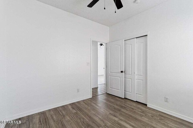 Building Photo - 3745 Loma Brisa Dr