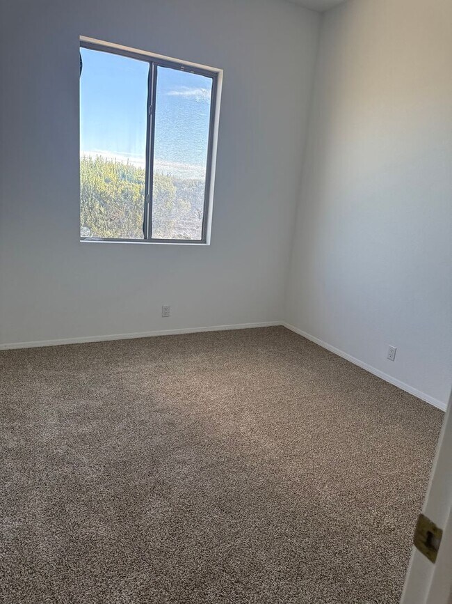 Building Photo - 2828 Monument Dr NW