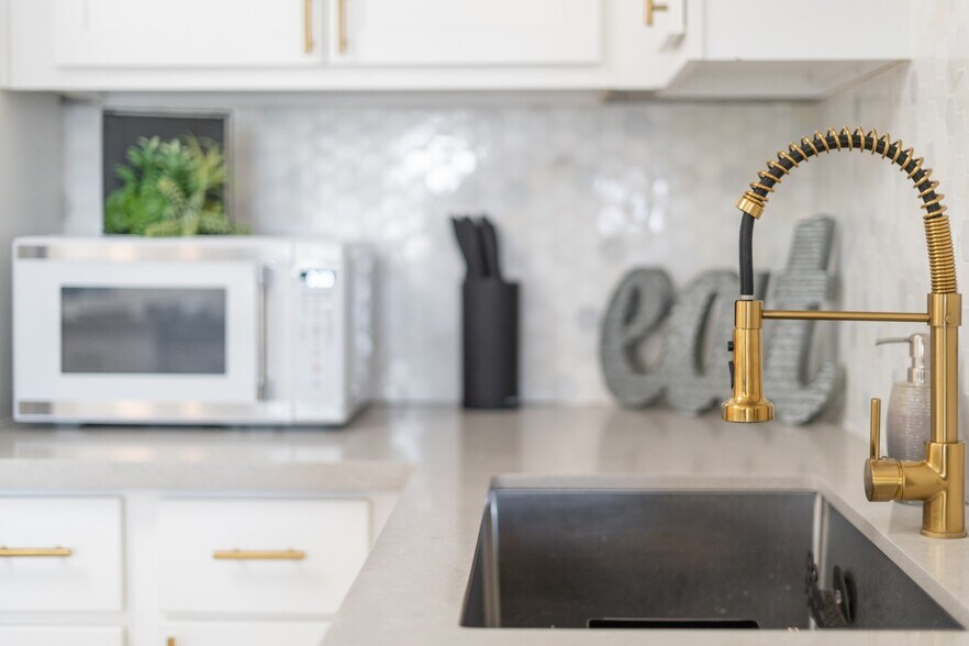 Building Photo - 7902 E Latham St