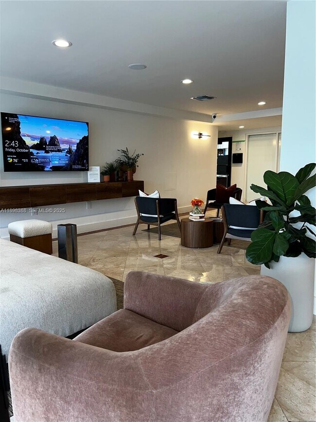 Building Photo - 1455 N Treasure Dr