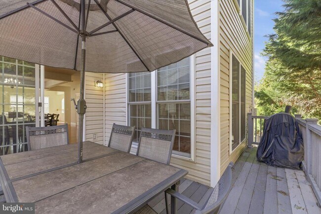 Building Photo - 9249 Laurel Ridge Crossing Rd