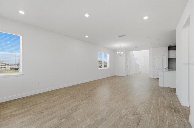 Building Photo - 2100 Maverick Ct