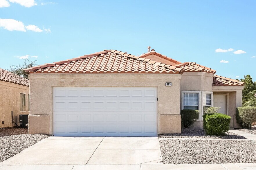 Primary Photo - 865 Adobe Flat Dr