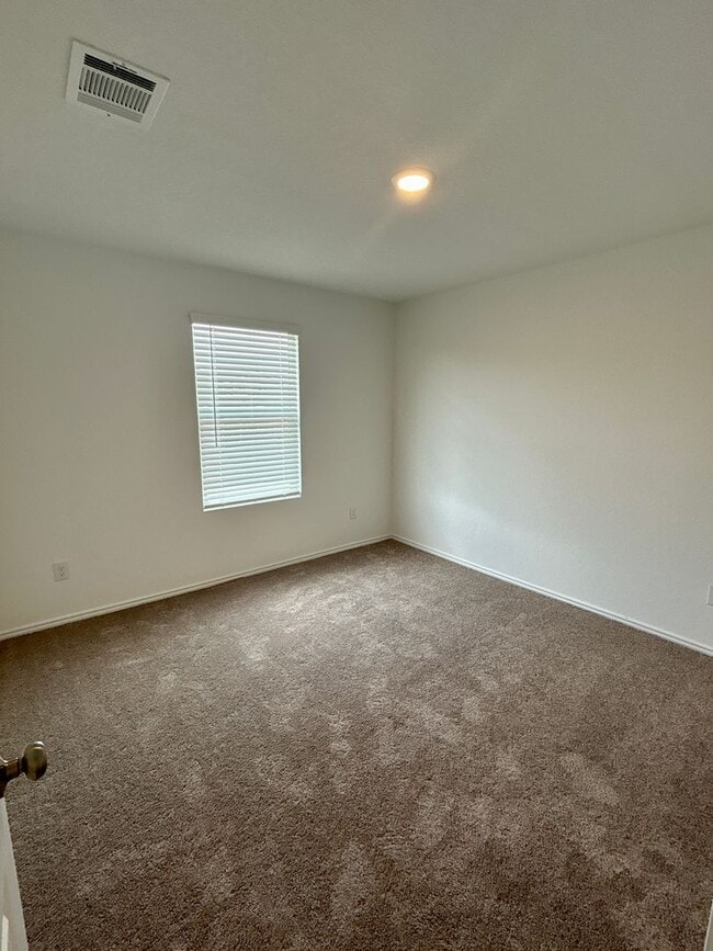 Building Photo - Hidden Trails, Bulverde, TX Spacious 4-Bed...