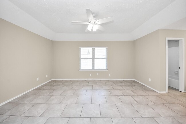 Building Photo - 14718 Windfern Forest Dr