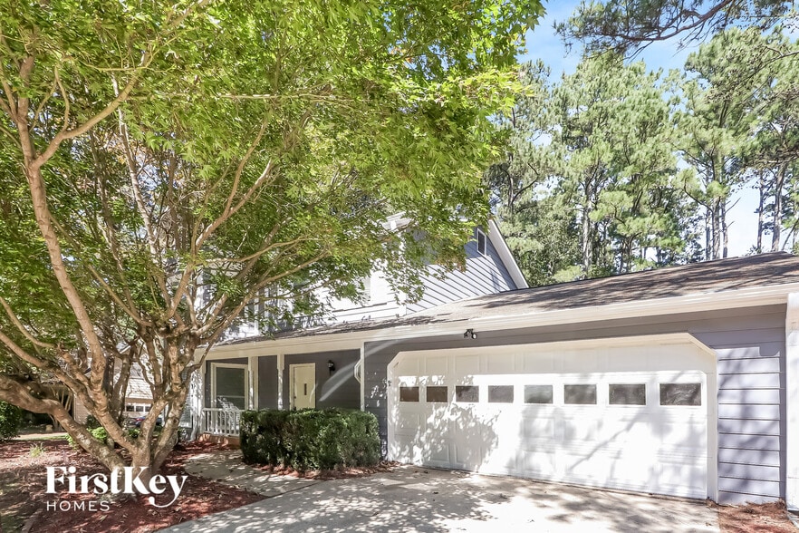 Building Photo - 668 Slew Ave