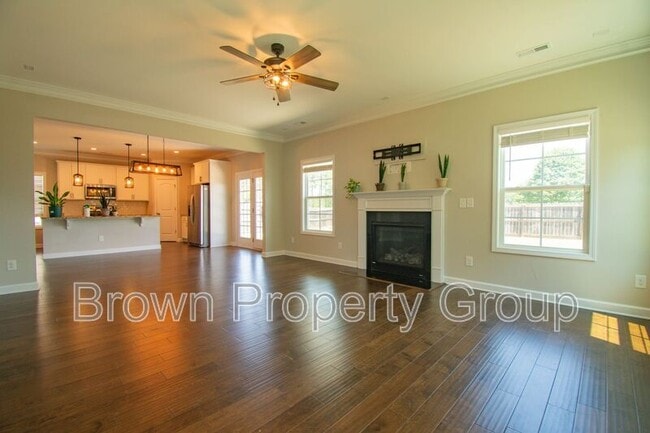 Building Photo - 2220 Oldenburg Ln