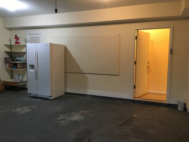 Building Photo - 11080 Kimball Crest Dr