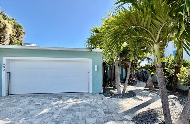 Building Photo - 980 Boca Ciega Isle Dr