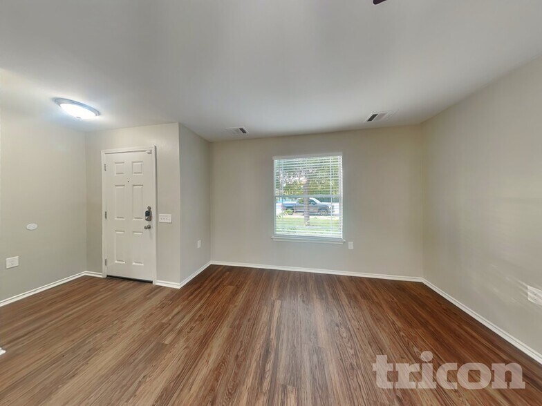 Building Photo - 11312 Hungry Horse Dr