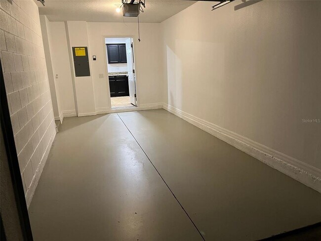 Building Photo - 2557 Aventurine St