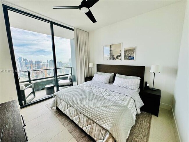 Building Photo - 159 NE 6th St