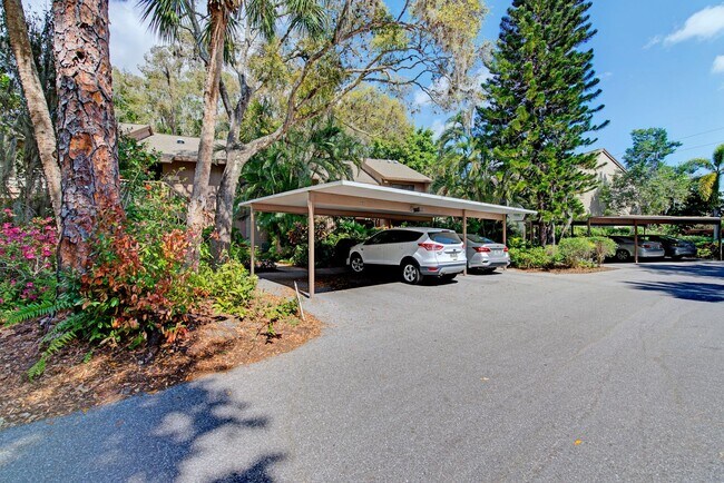 Building Photo - CHARMING PELICAN COVE CONDO!